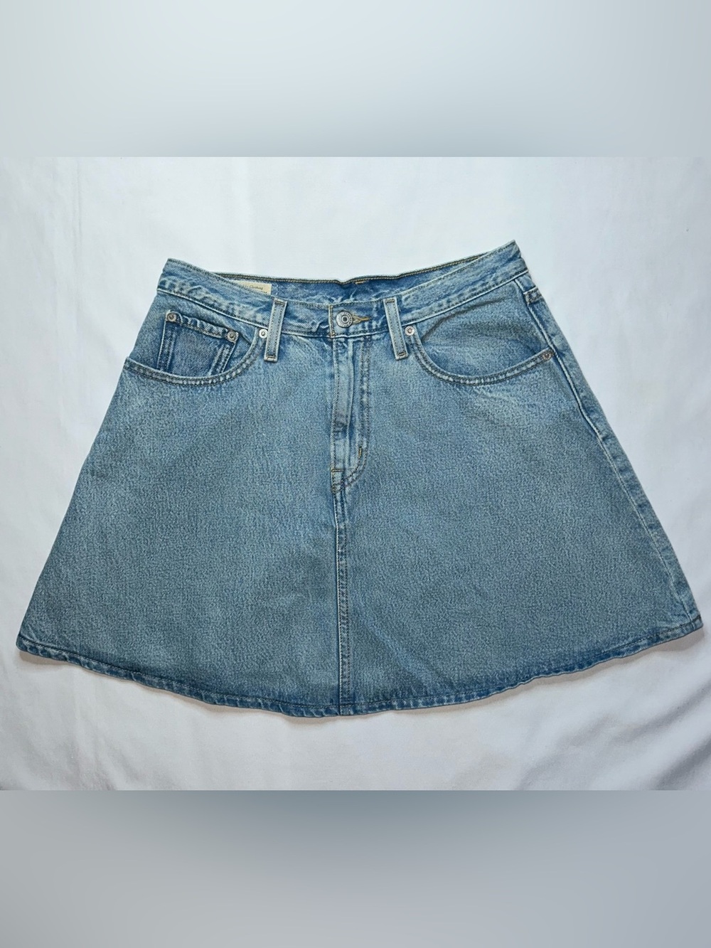Levi’s Premium Denim Mini Skirt Size 27 Light Wash A-Line Jean Skirt PC9-A8725